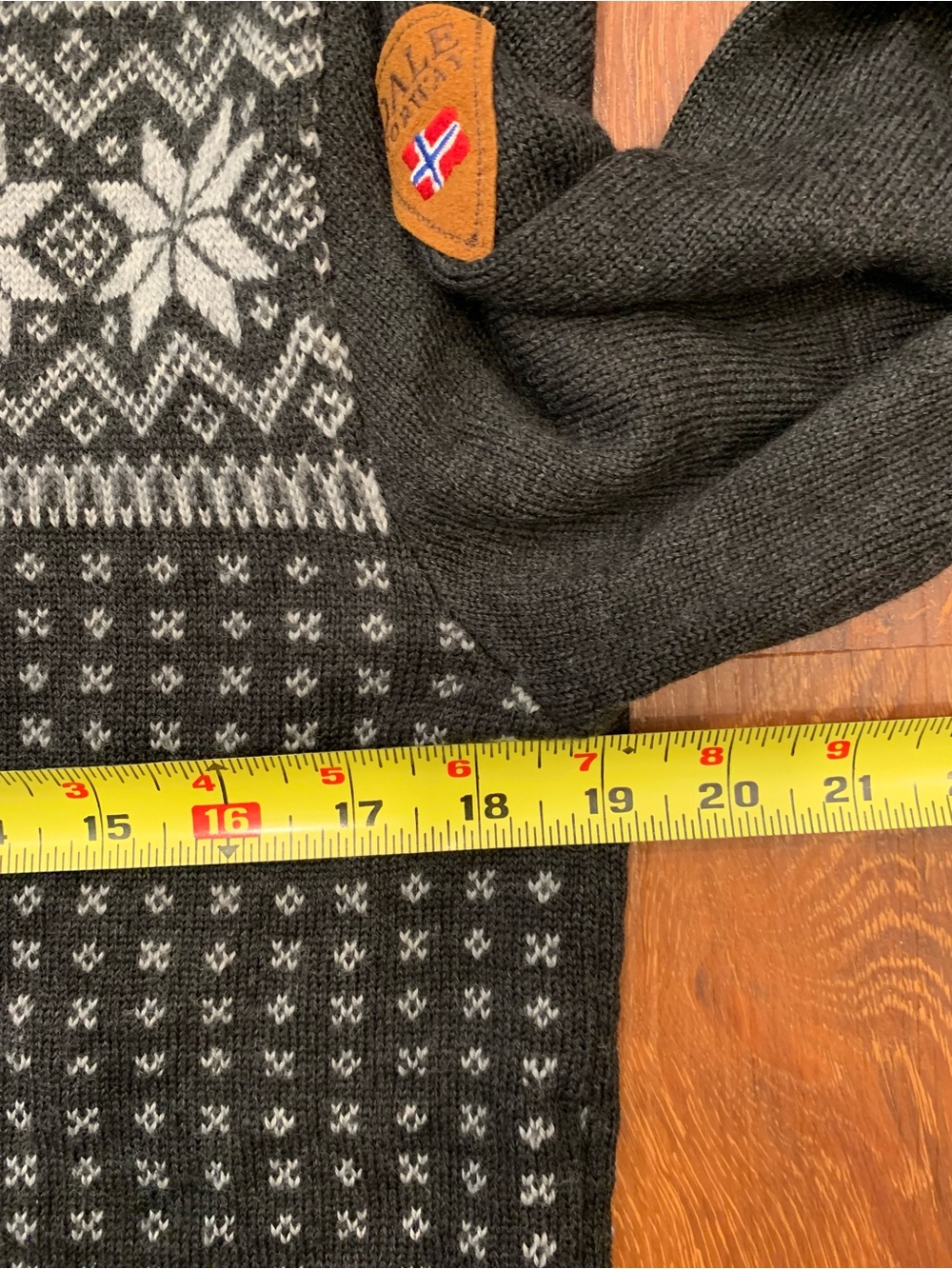 DALE OF NORWAY Men's Merino Wool Sweater Size S Gray Snowflake Skiing *Flawed - Picture 8 of 12